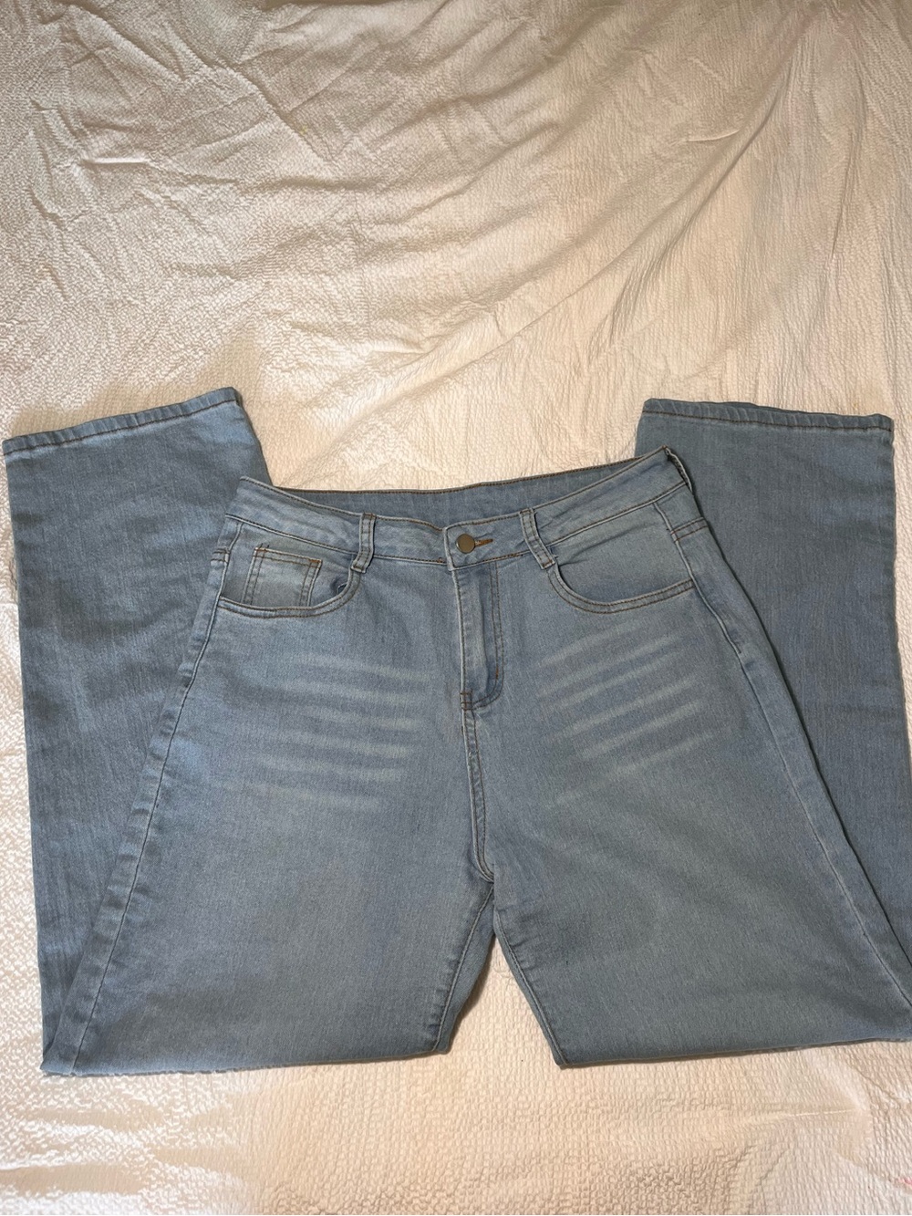 Mom Straight-Leg Jeans